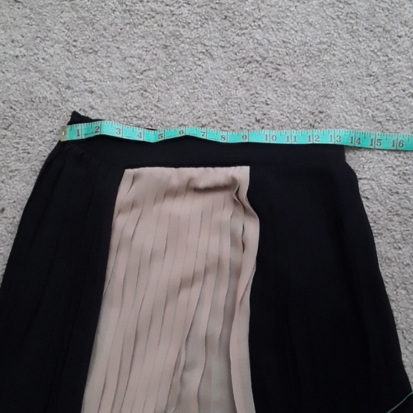 GORGEOUS SKIRT - Picture 3 of 4